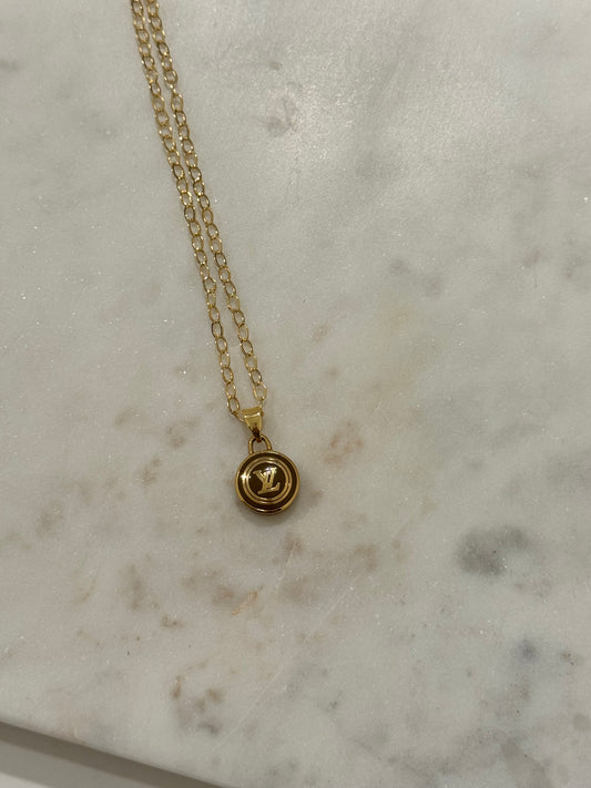 “It” mini Necklace