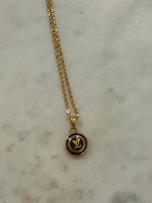 “It” mini Necklace